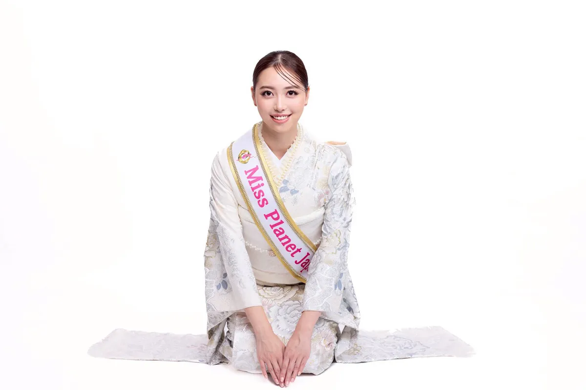 「ミス・プラネット・ジャパン2025」グランプリ・杉山佳穂、振袖姿で新年の挨拶　2026年への決意と世界大会へのさらなる挑戦