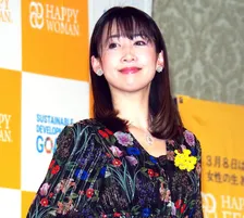 元宝塚トップスター龍真咲、第2子妊娠を発表　「出産まであと少し、、」お腹ふっくらマタニティフォト披露