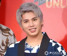 マイファスHiro、父・森進一、兄・ワンオクTaka、妻・山本舞香との家族ショットに反響「すげぇ！」「豪華すぎる」「すごく貴重なShot」　新年に森が紹介