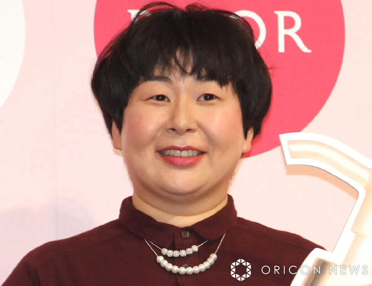 森三中・大島美幸、夫＆10歳長男と初詣で3ショット　鈴木おさむ氏が家族写真を紹介「お2人なんだかそっくり」「息子さん大きくなりましたね」