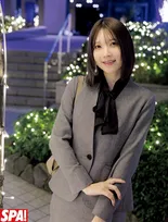 “2.5次元モデル”あまつまりな、スーツを脱ぎ捨てた先に…「このあと、どうする？」で新境地