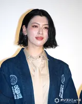 三吉彩花、テレビアニメ初声優で「胃がキリキリ」　夫役・梅原裕一郎は共演者からの一言明かす「『足の長さが全然違う』って言われた」