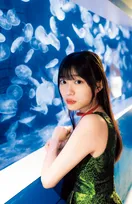 僕が見たかった青空・金澤亜美、『ヤンジャン』でデートグラビア　ギャップある衣装も