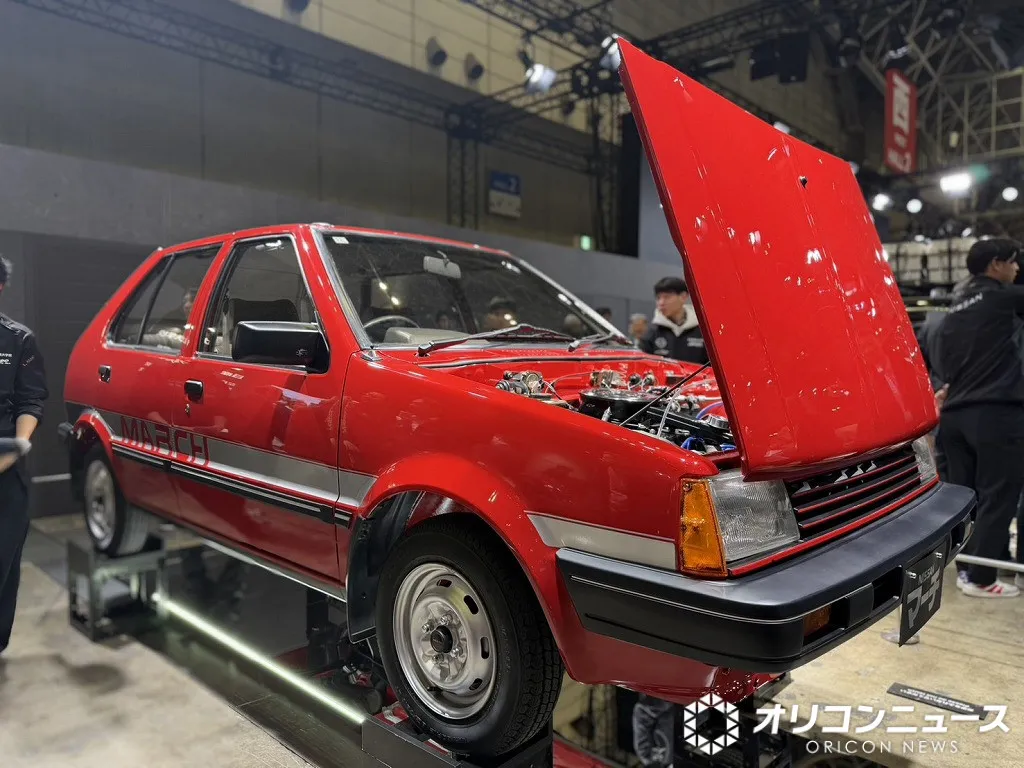 近藤真彦、“愛車”の42年前初代『日産マーチ』をレストア　「東京オートサロン」に“マッチのマーチ”展示で黒山の人だかり