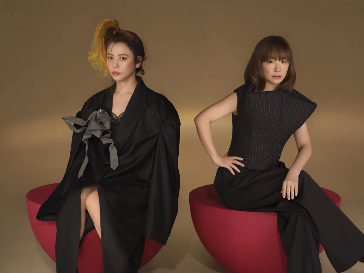 Chara＋YUKIが最新アーティスト写真を公開　2020年以来の新曲リリースへ