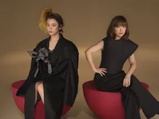 Chara＋YUKIが最新アーティスト写真を公開　2020年以来の新曲リリースへ