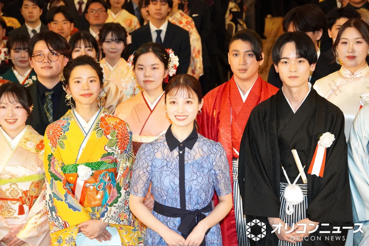 橋本環奈、「二十歳のつどい」にサプライズ登場　新成人にエール「行動や言葉に責任を」会場はどよめき「えー」