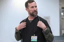 名作医療ドラマ『ER』の制作チームによる『ザ・ピット』ゴールデン・グローブ賞2冠　第1話をYouTubeで公開