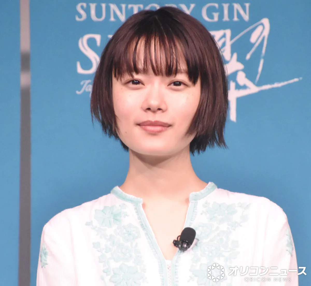 杉咲花、親子役・天海祐希とくつろぐオフショット「カッコいいお母さんで憧れる」「お母さんの顔になってる」