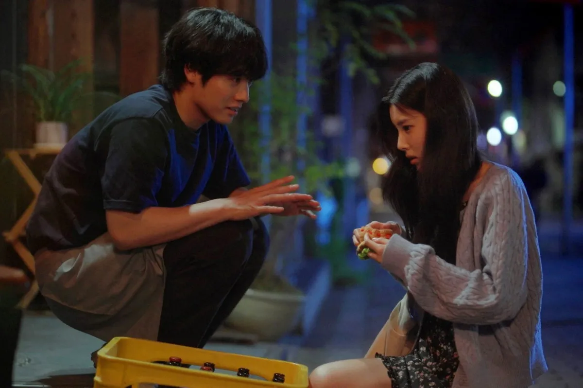 赤楚衛二、上着を脱いでカン・ヘウォンに…　「メロすぎてなに!?状態」「日本ドラマでこんなシーン見た事ない！」「恋の始まりって、見てるこっちもドキドキするね」反響続々『キンパとおにぎり』第1話【ネタバレあり】