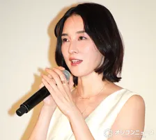 伊藤歩、結婚後初公の場　純白ワンピースで幸せオーラ振りまく