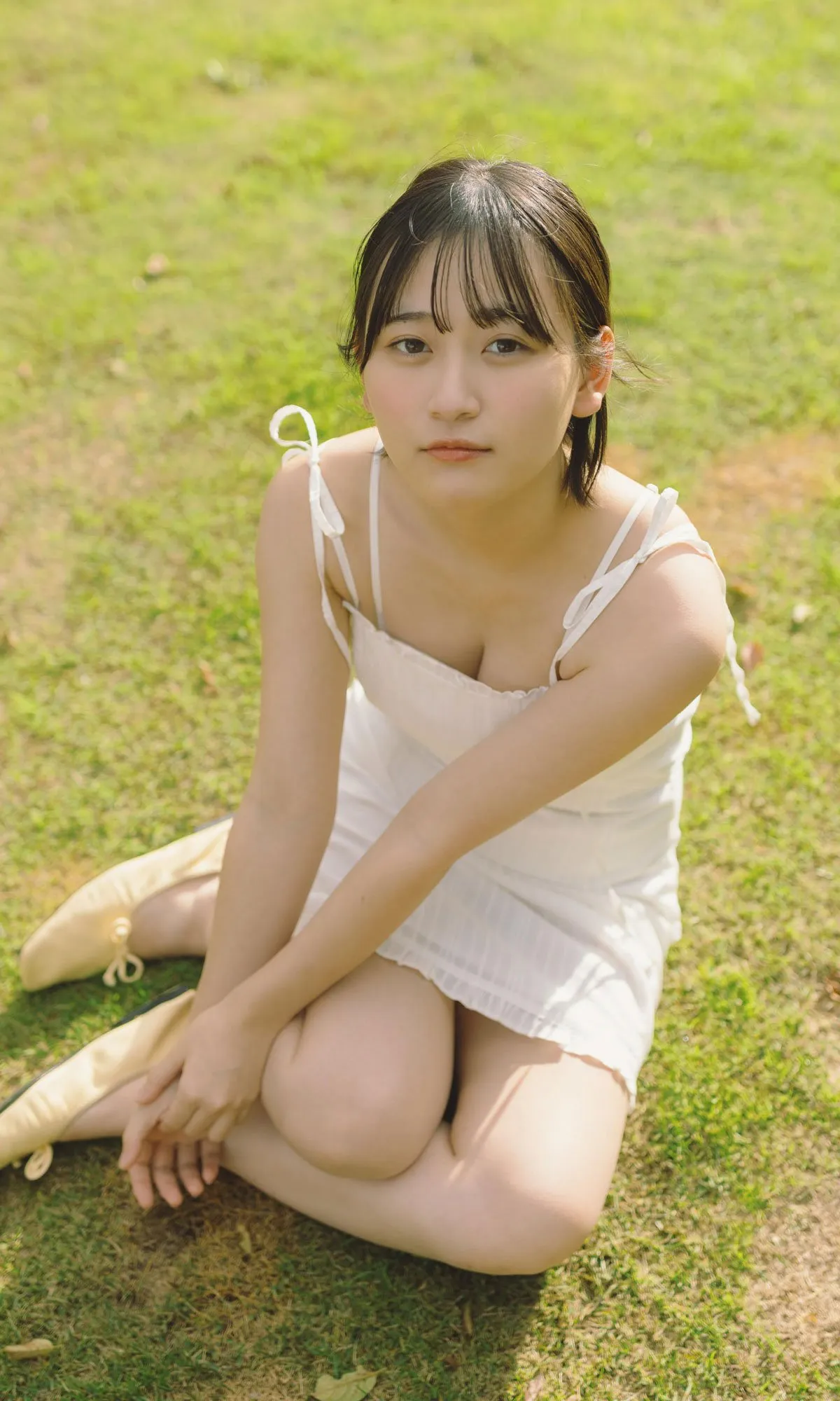 「ラブライブ！」新プロジェクト出演の声優・遠藤璃菜、初のデジタル写真集　「ギターがともだち」をテーマに自然体の姿を撮影