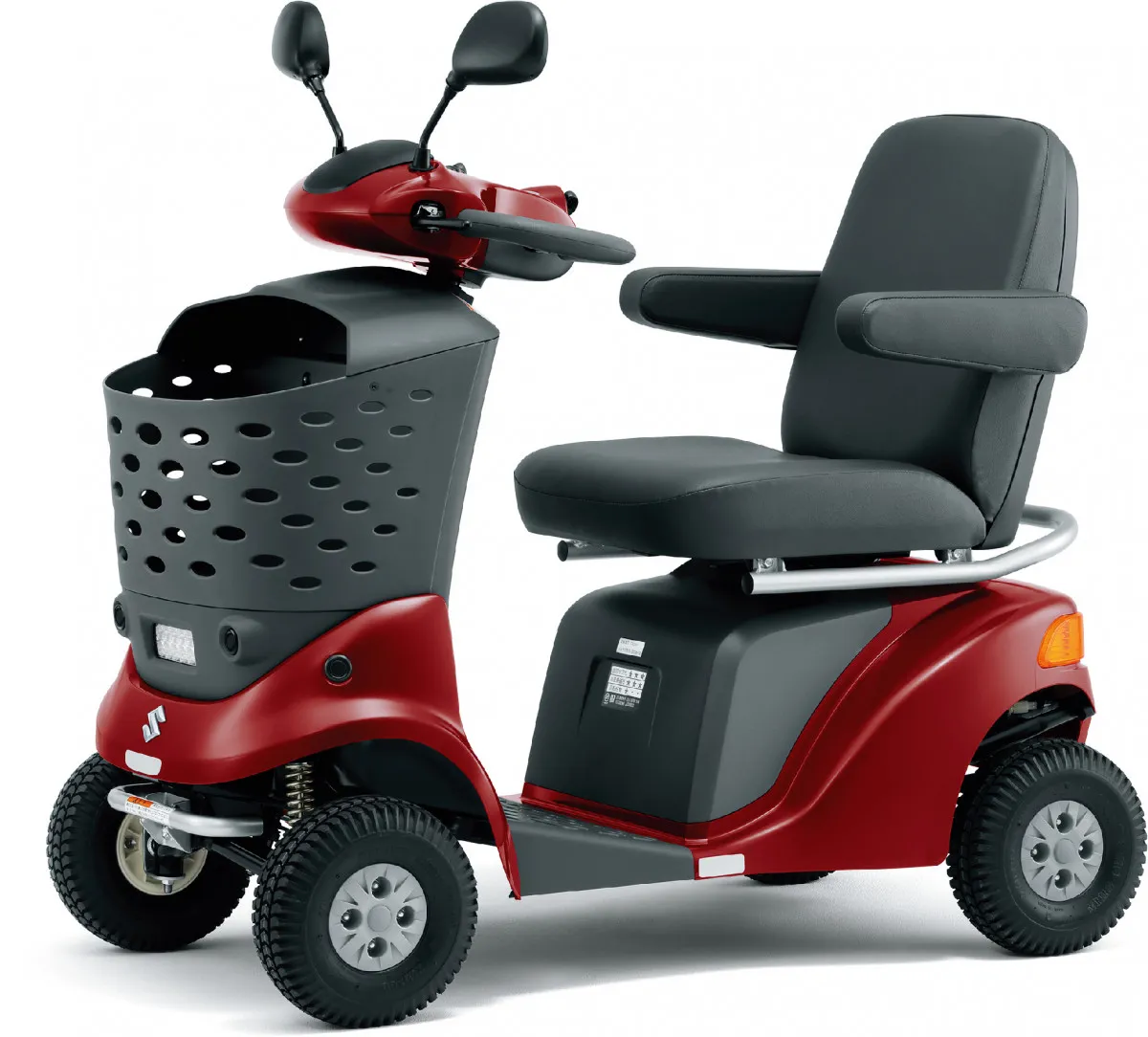 免許返納後の“足”はどうする？ 悩む高齢者と家族の選択は…日本初のシニアカーを作ったスズキの40年