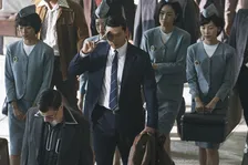 ヒョンビン＆リリー・フランキーが再会の熱い抱擁＆談笑　韓国ドラマ『メイド・イン・コリア』メイキング映像公開