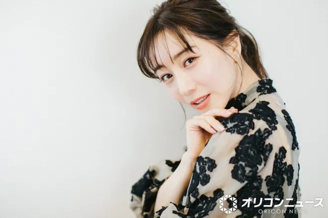 “ファストフードは年1”田中みな実、“念願”のバーガーにかぶりつく姿に反響「幸せそうな笑顔」「ついに行けたようでほっこり」