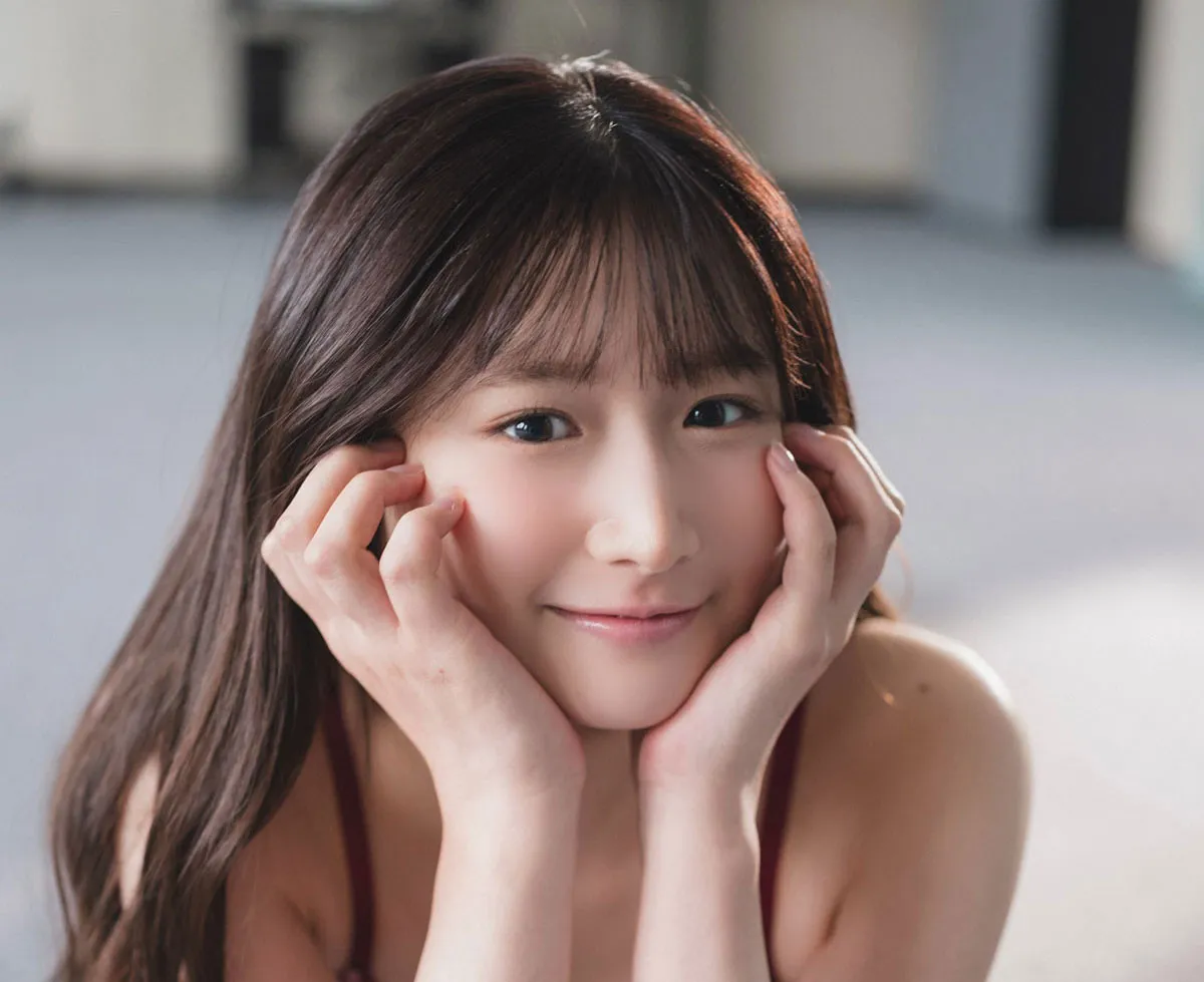 元アイドル・貝賀琴莉、『グラビアンエイジ』初登場「雨に負けず元気に撮影しました」