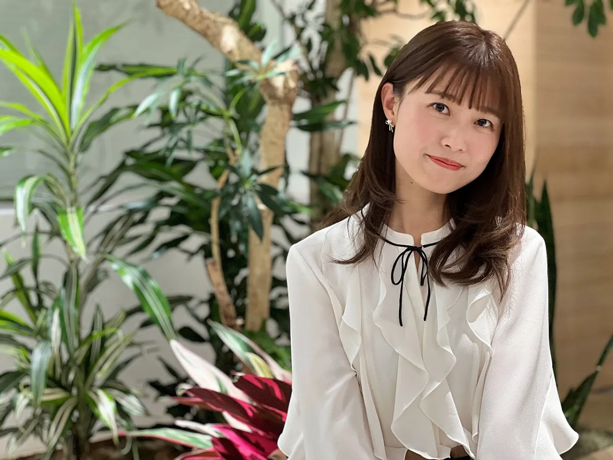 32歳・ABEMAアナ、衝撃の“美谷間”あらわ「凝り固まった価値観を崩す挑戦」　透け感る水着カットも