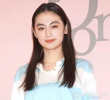 八木莉可子、年末年始は歴史小説に夢中