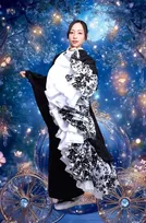 日本一の大学生を決める「ミスユニバーシティ2025」ファイナリスト・松好映実、漆黒のオリジナル振袖姿を披露「唯一無二な存在」