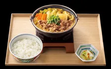 吉野家、“好評の味”が今年も復活　クリーミーでマイルドな『牛カレー鍋膳』期間限定登場