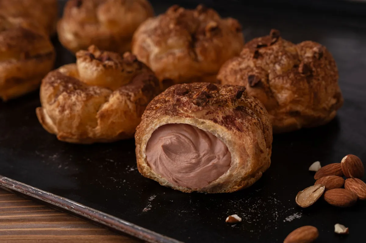 ビアードパパ『生チョコシュー』が2月限定で復活　まるで“生チョコ”な濃厚クリームがぎっしり