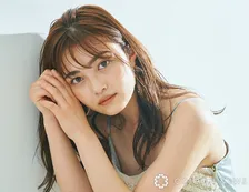 井上咲楽、“推し”の写真飾られたキッチンで料理に励む“自然体”ショット「めちゃくちゃ美味しそう」「丁寧な暮らしですね」