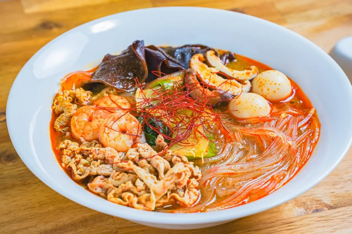 料理研究家・リュウジ「スーパーの食材でめちゃくちゃ簡単にできる」麻辣湯の作り方を紹介　反響続々「作ってみました！」「めちゃ美味しかったです」