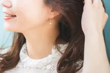 「今日だけ盛りたい」「校則も仕事も気にしない」話題の“貼るだけアクセ”が令和の新定番