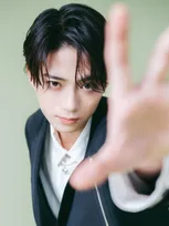 「かっこよすぎる！」岩瀬洋志、“アイドル姿”に反響「圧倒的絶対センター」「存在に感謝」