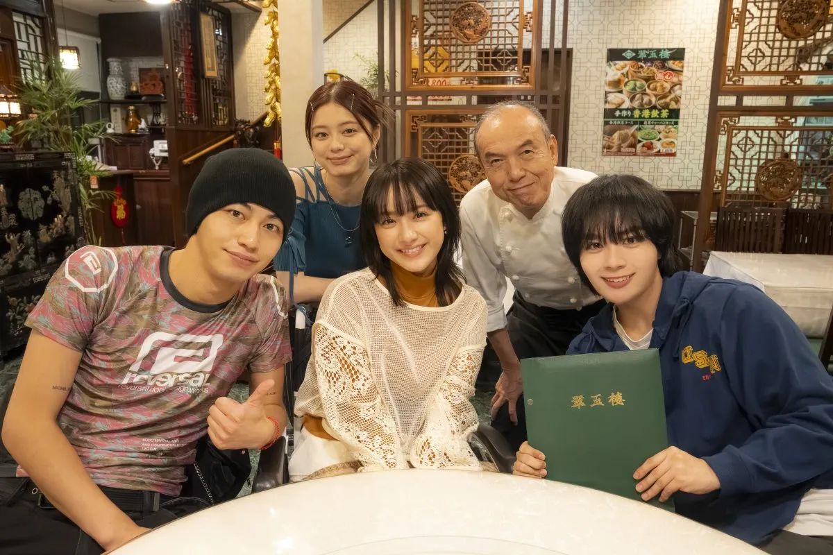 平祐奈“ヒナ”が車椅子生活になった理由が明らかに…大西流星“ロン”と再会　『横浜ネイバーズ』第4話あらすじ