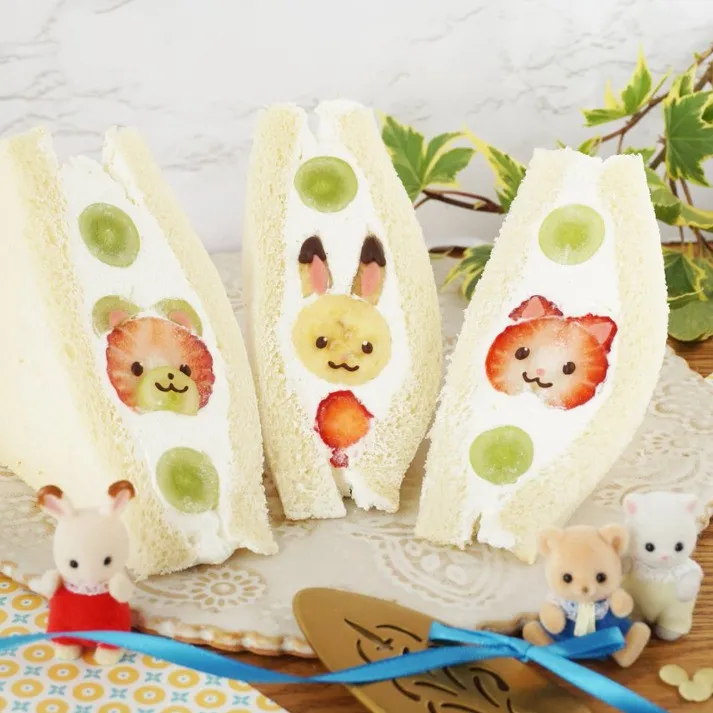 シルバニアファミリーの顔を再現した「フルーツサンド」の作り方　シルバニア公式が伝授「可愛すぎて食べられない…！」