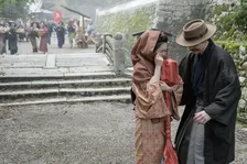 『ばけばけ』トキ、町の様子に違和感を覚える　第86回場面カット