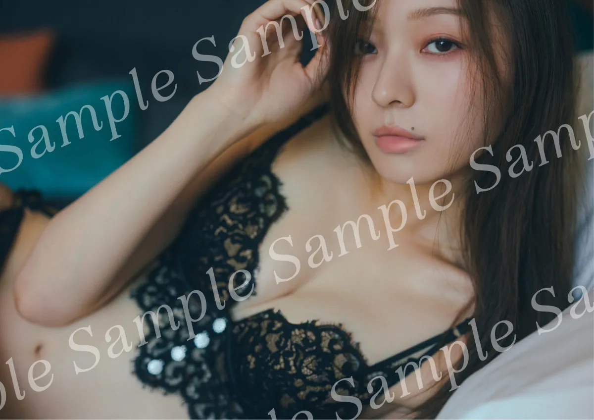 乃木坂46梅澤美波、3回目生配信の限定特典公開　妖艶すぎるポスター＆特製ステッカー