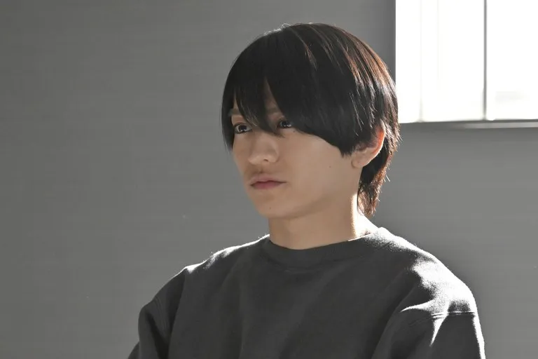 timelesz・猪俣周杜、“猟奇的な”雰囲気まとう姿に「ガチもんのサイコパスなん？ってくらい…」「鮮烈な怪演」『東京P.D.』第4話【ネタバレあり】