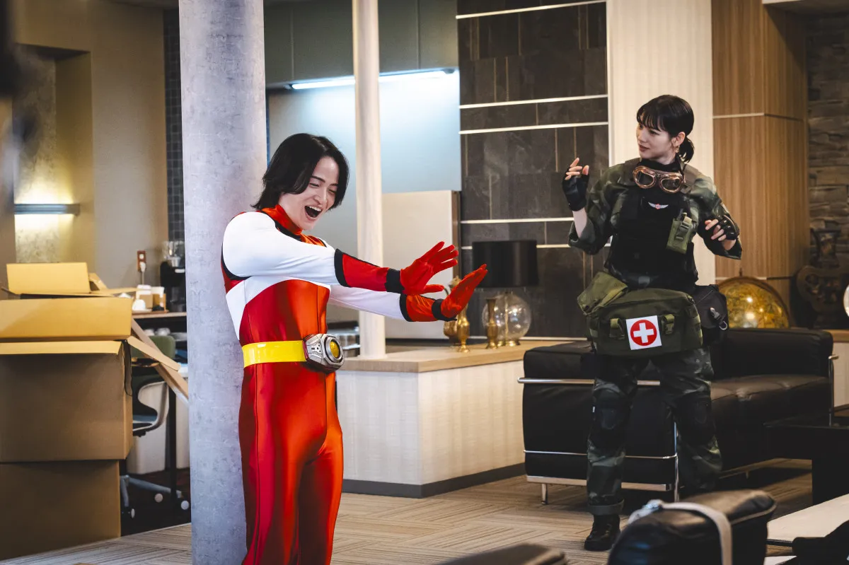 菊池風磨ら“予備自衛英雄補”、ついにコスチューム姿全員公開　仲間のために最強の敵と対峙