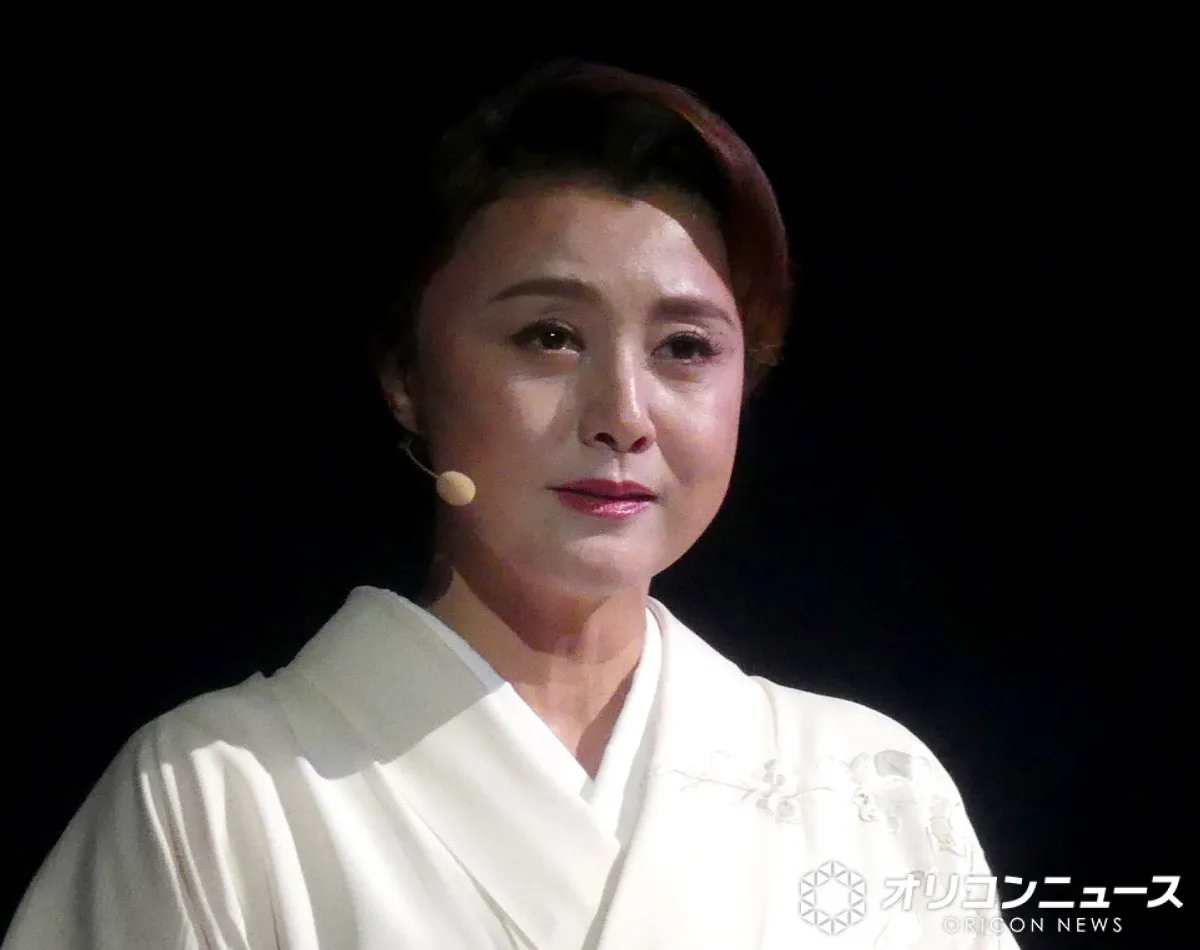藤原紀香、父の死去を報告　舞台公演期間中で「急なことで大きなショック」　心配や負担を思い“カンパニー”には知らせず