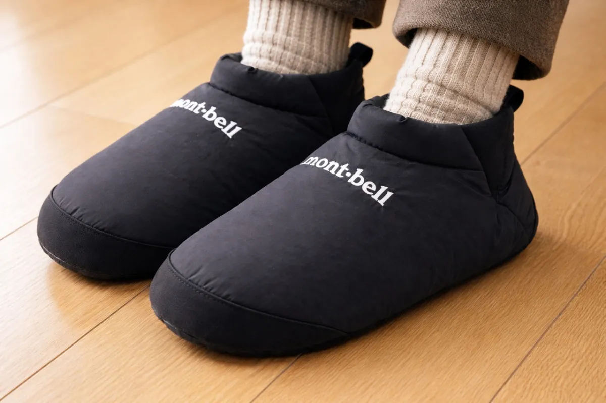 「床が冷たいを忘れる」包まれるように暖かい“履くダウン”のようなルームシューズ