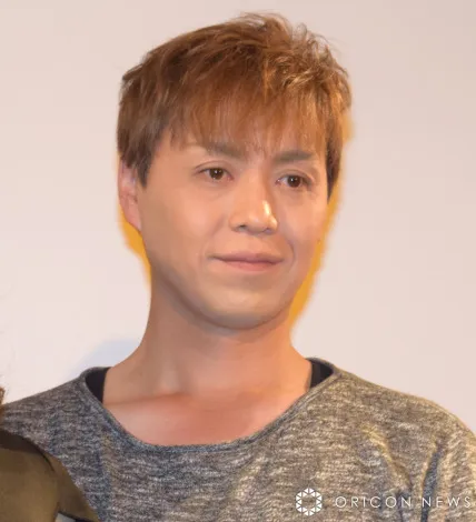 SHAZNA・IZAM、金髪×青カラコンの近影が話題「とってもかっこいい」「刺さりすぎる」