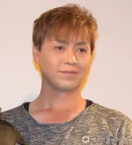 SHAZNA・IZAM、金髪×青カラコンの近影が話題「とってもかっこいい」「刺さりすぎる」