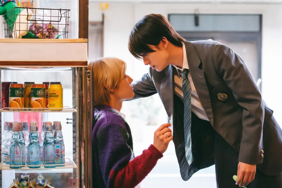 山中柔太朗、高松アロハに“冷蔵庫ドン”　『純愛上等』アクションシーンも公開