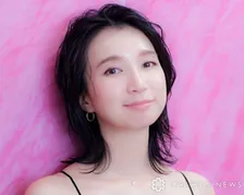 40歳・芹那、“布面積少なめ”大胆グラビアショットにファン釘付け「すごっ」「えーーぐ」