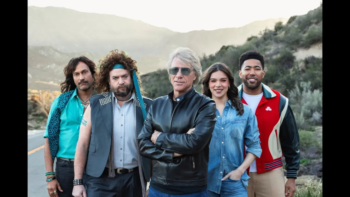 ジョン・ボン・ジョヴィ、大ヒット曲「Livin' on a Prayer」パロディCMに本人カメオ出演　スーパーボウル放送中にサプライズ登場し話題に