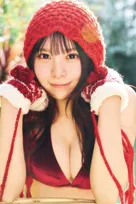 浜辺ゆりな、色白のマシュマロボディ解禁　初水着グラビア