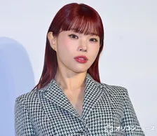 アイナ・ジ・エンド、きらめくジャケット×美脚で圧倒「勇敢な気持ちにさせてくれる」