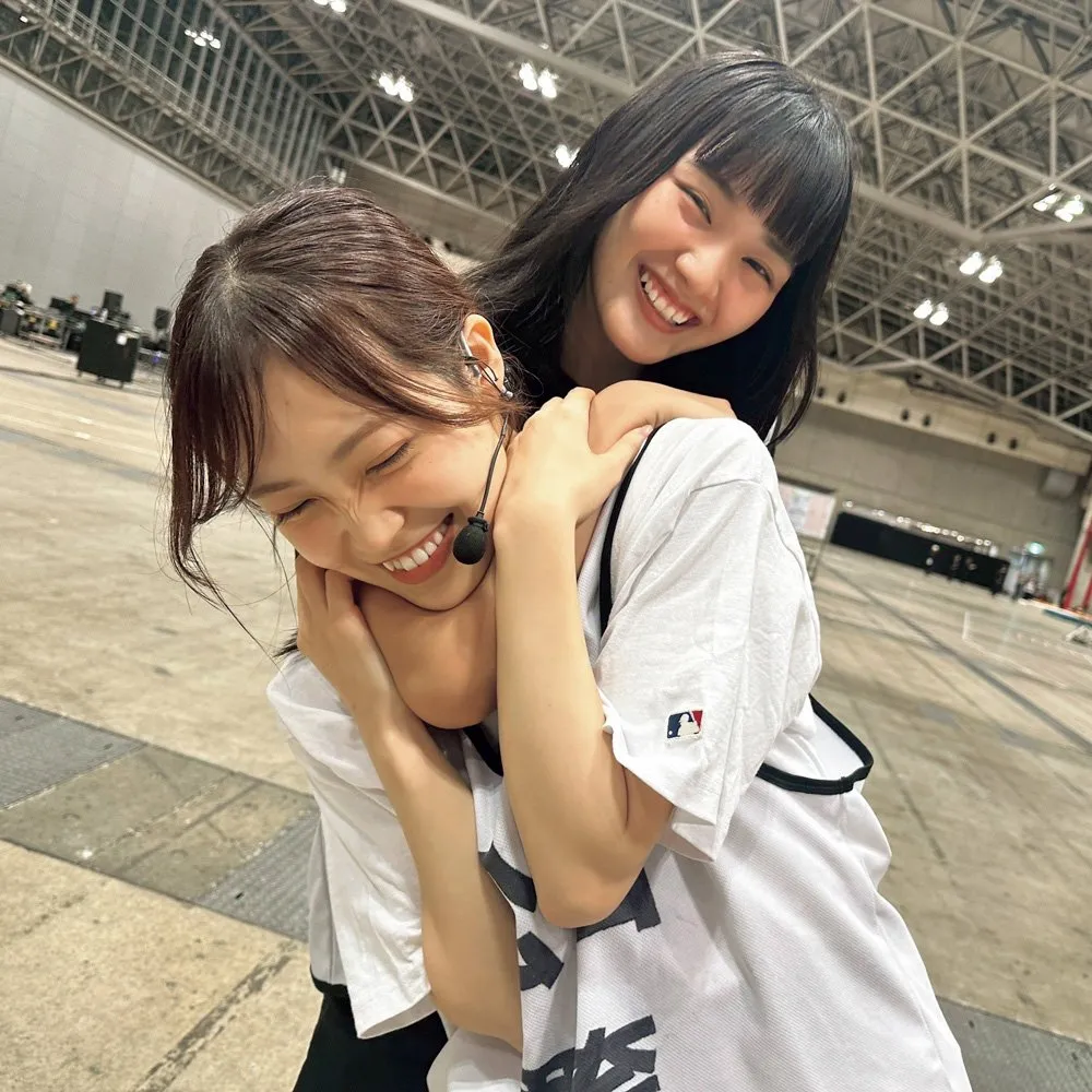 【櫻撮】櫻坂46松田里奈＆山崎天のじゃれ合いショット公開　井上梨名が撮影