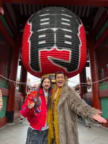 ピコ太郎、浅草の雷門で世界的DJスティーヴ・アオキと偶然遭遇!?