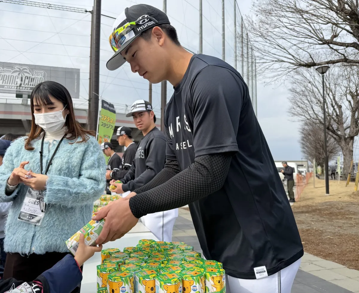 千葉ロッテ、“バレンタイン”に『コアラのマーチ』プレゼント企画　ドラ3・奥村「中学生の時12個もらったのが最高ですね」