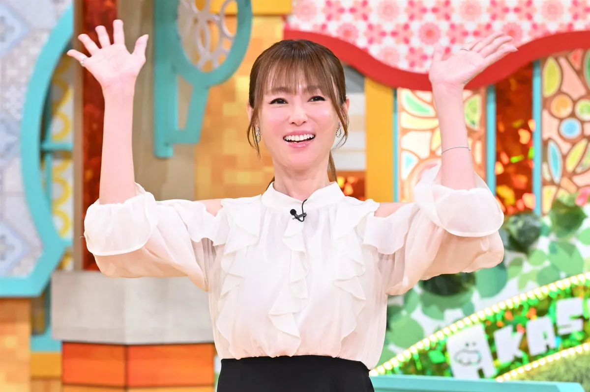 深田恭子、仲良しの父親との“銀座デート”写真公開→スタジオ「かっこいい」