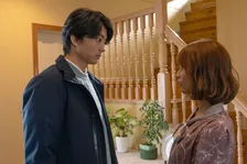 「1番生々しいんだけど」伊藤健太郎、“事務員”とベッドシーンに反響「今日も濃厚だった」『略奪奪婚』第7話【ネタバレあり】