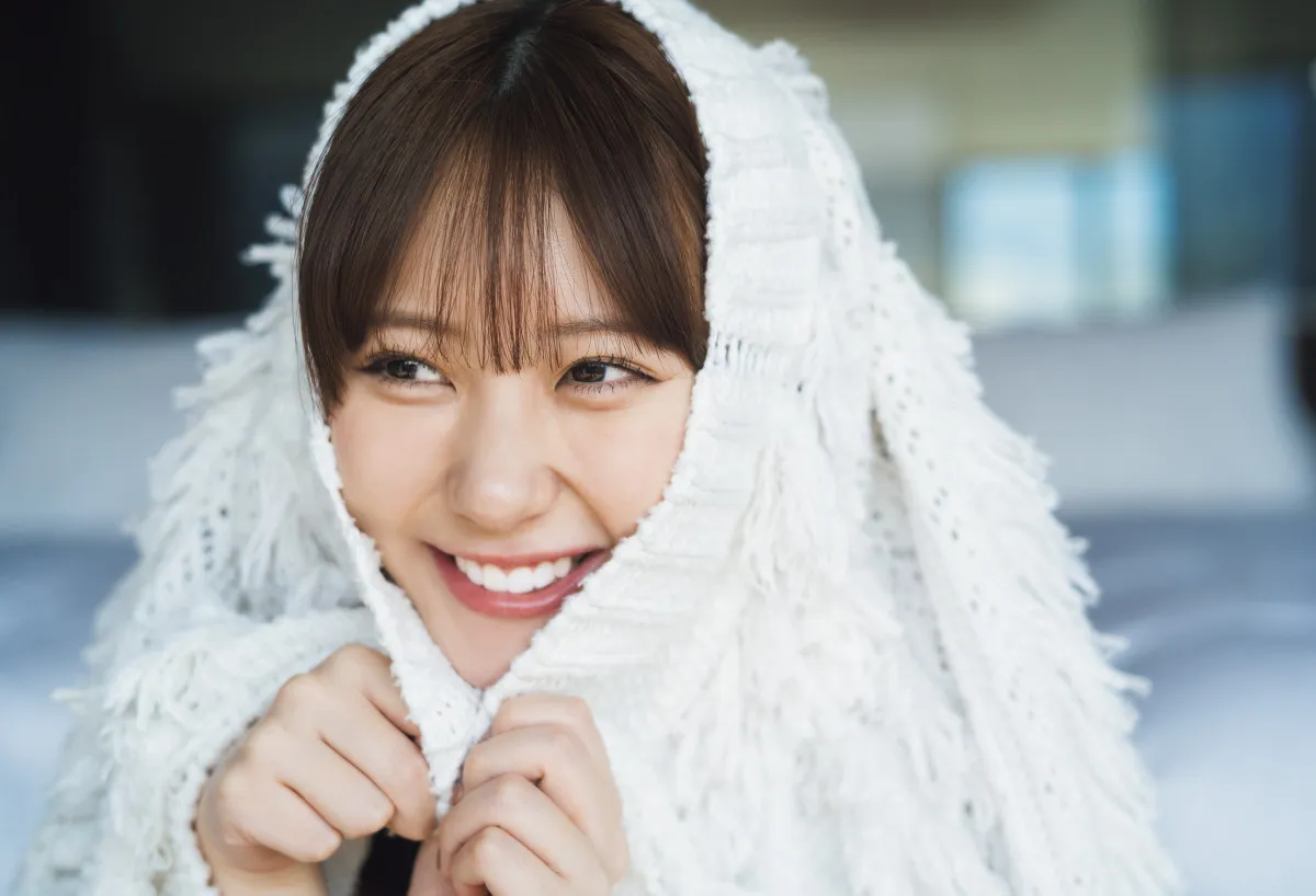 “令和最強グラビアクイーン”田中美久、キュートさ乱れ打ち！　『マガジン』表紙でふわふわボディあらわ